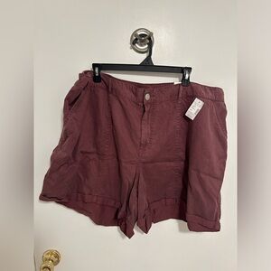 NWT Maurice’s shorts. Mauve color, size 22w.
